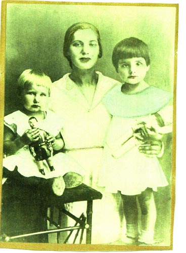Ida Kutasevich nee: Schmidtke with her two daughters Galina age 5 and Antonia age 3. Circa 1937; Romanovka Ukraine.